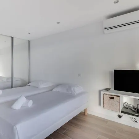 Terrace Sea View Swimming Pool Car Park Center Live In Apartment
